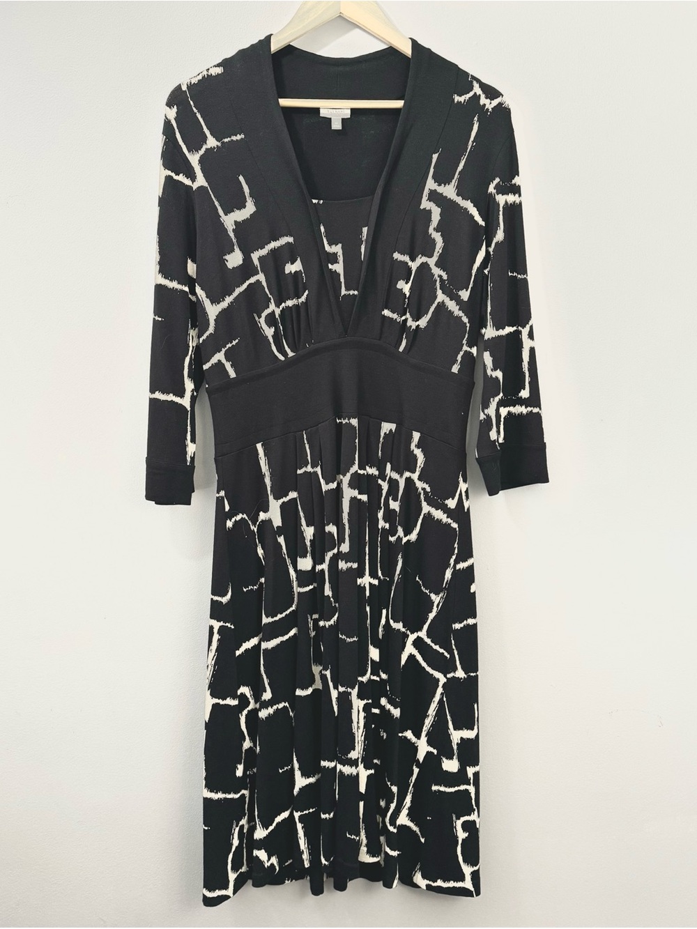 Talbots Geometric-Print Midi Dress Size Medium Black V-Neck 3/4 Sleeves Workwear